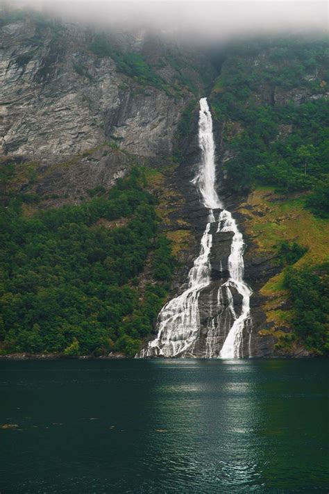 A Waterfall Along The Geirangerfjord In Norway 4480x6720 Nature
