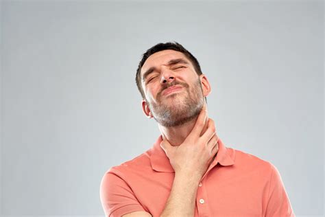 10 Symptoms Of Sore Throat Facty Health