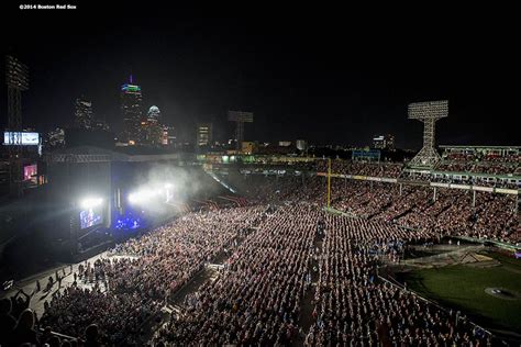 Photos Tom Petty Steve Winwood Concert At Fenway Park Billie With