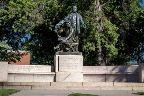 Tuskegee Institute Statue