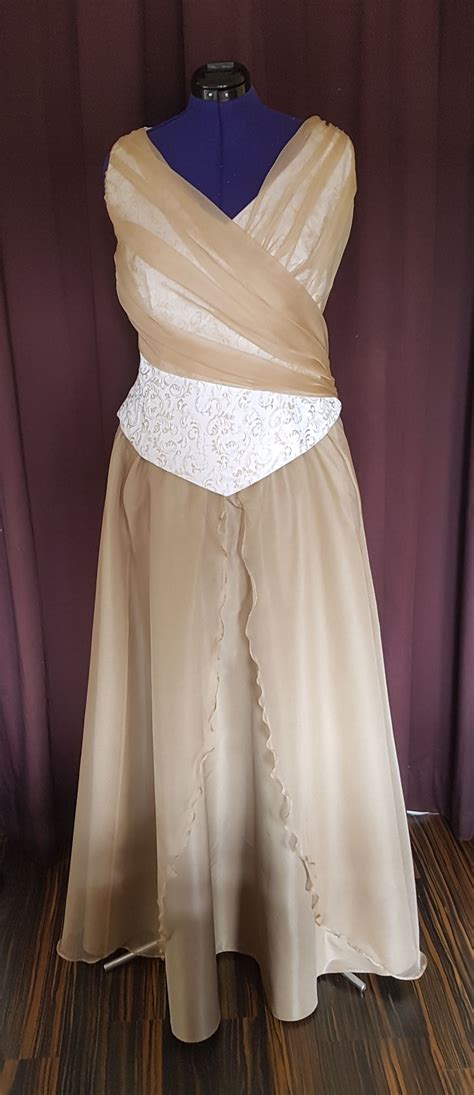 Verwandeln sie sich in eine #rosaclararealbride! Braut Zweiteiler maßgeschneidert in 2020 | Brautkleid ...