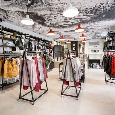 Nos experts se déplacent dans toute la france, en europe et à l'international pour vous accompagner dans l'aménagement global de votre magasin ou boutique de. Details agencement-magasin > Agencement boutique prêt à ...