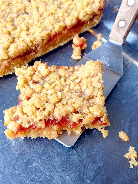 The pioneer woman cooks―a year of holidays: Simple & Sweet: Strawberry Oatmeal Bars | Pioneer Woman's recipe | The Pioneer Woman, the ...