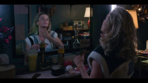 VO Hairspray Used By Betty Gilpin As Debbie Liberty Belle Eagan In Glow Season Episode