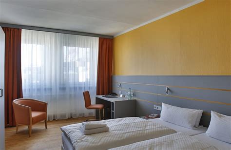 Situated in dahlem district, the residence is set 1.3 km from messe berlin. VCH-Hotel Dietrich-Bonhoeffer-Haus - Ihr (Tagungs-) Hotel ...