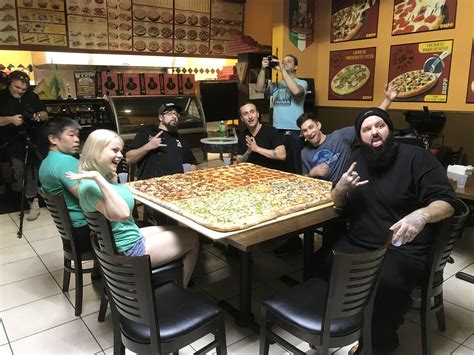 54”x54” Pizza Challenge At Big Mamas And Papas 50 Lbs 7 People 2 Hours Foodporn