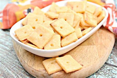 Not to mention less calories!) please enjoy! Keto Crackers - BEST Low Carb Keto Cheez Its Cracker Recipe Copycat Crackers - Easy - Snacks ...