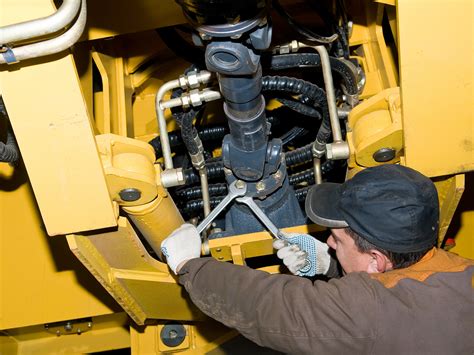 Heavy Equipment Technician | Trade Up Manitoba