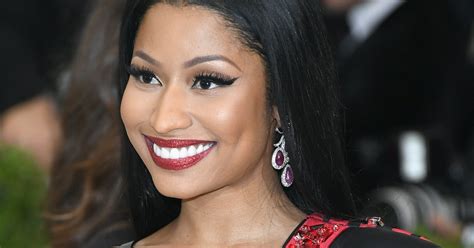 Nicki Minaj Offers To Pay Students Tuition And It Shows How Much She