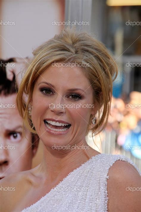 Julie Bowen At The Horrible Bosses Los Angeles Premiere Chinese