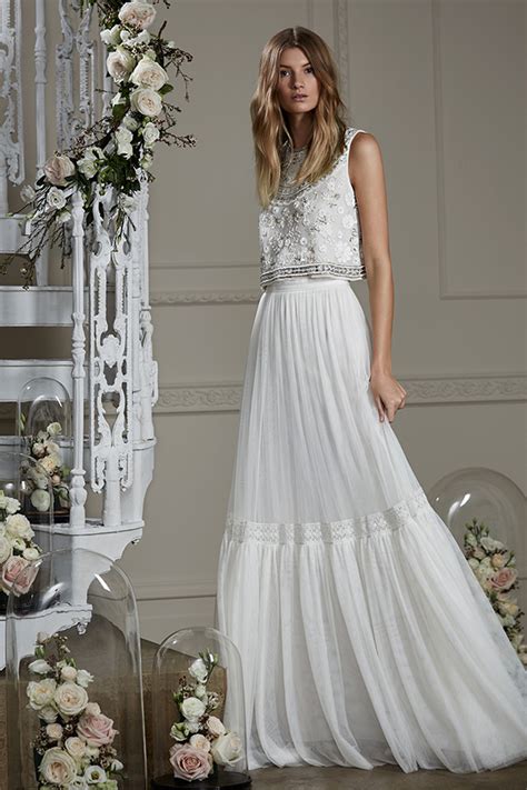 Long sleeved gowns are totally modern. The Modern Bride: Best Wedding Dresses for the ...