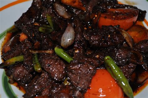 Daging masak daun bawang dengan halia /ginger spring onion fried with meat. WANA A.K.A TOKEY BIOCANTIK: Daging masak Kicap Blackperpper