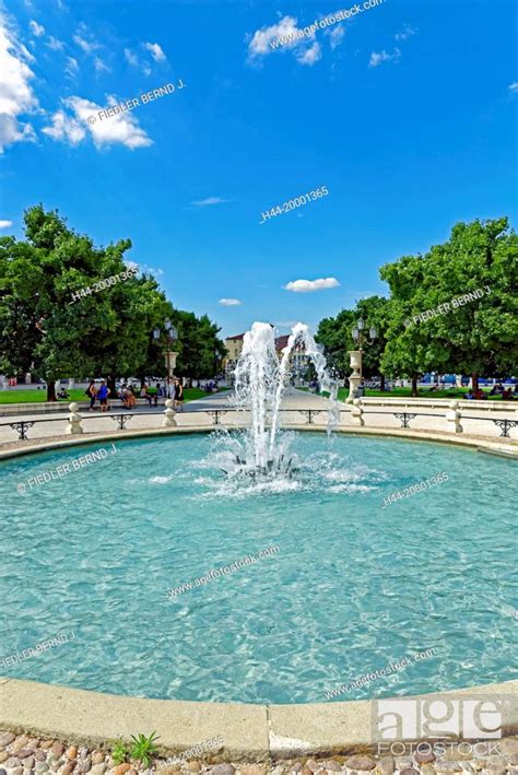 Padua Padova Town Park Isola Memmia Fountain Stock Photo Picture And Rights Managed Image