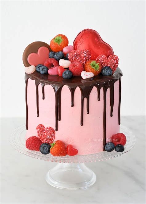 Valentijn Drip Cake Lauras Bakery