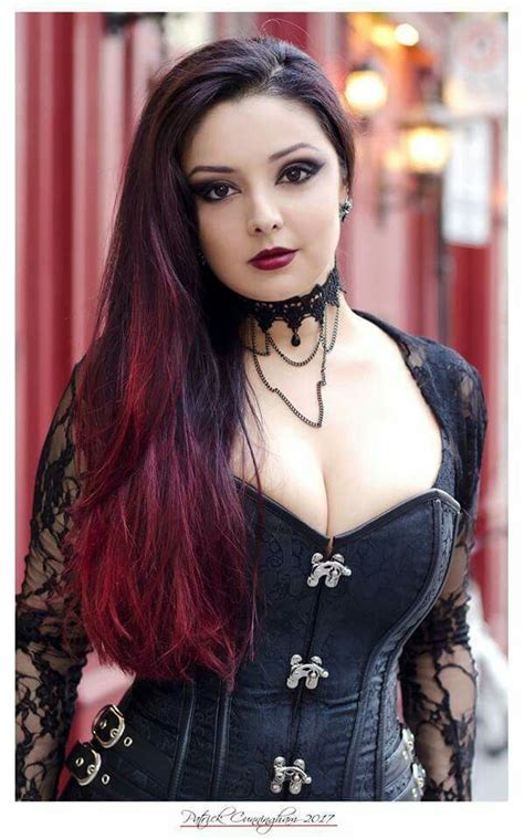 Pin By Luan Stokes On Gothic World Dark Gothic Fashion Goth Beauty Goth Women