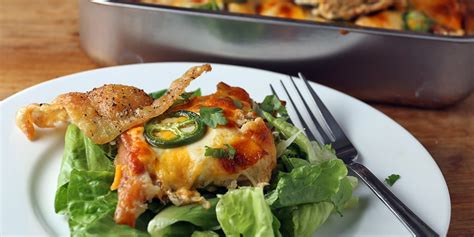 Jalapenos and buffalo chicken are a marriage of flavors that just had to be done. Buffalo Chicken Jalapeno Popper Casserole | Ruled Me