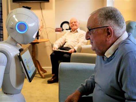 Robots Help Elderly With Loneliness In Uk And Japan Engoo 每日新聞