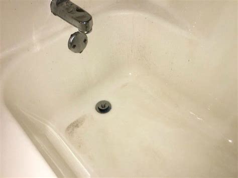 13 Simple Bathtub Cleaning Tips For Totally Gunky Tubs Bathtub Cleaning