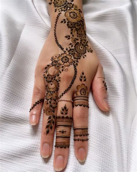 Dainty Henna By Abida On Instagram Floral Strip 🌺 Design By