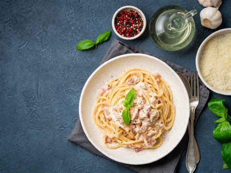 Che bontà la pasta panna, pesto e pomodoro, un piatto molto gustoso che preparerete con semplicità se seguite questa ricetta. Pasta panna e prosciutto: la ricetta di un classico veloce ...