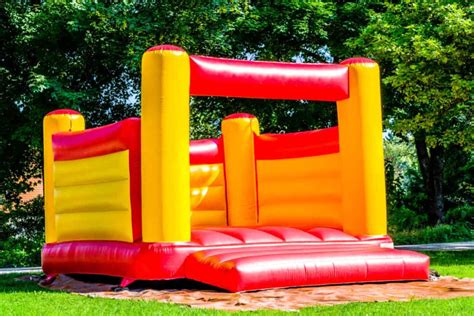 Places You Can Set Up A Bounce House And What To Avoid Backyard Sidekick