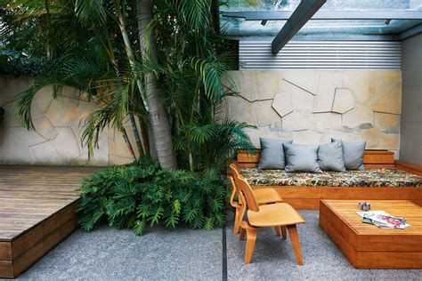 Modern Courtyard Garden Ideas