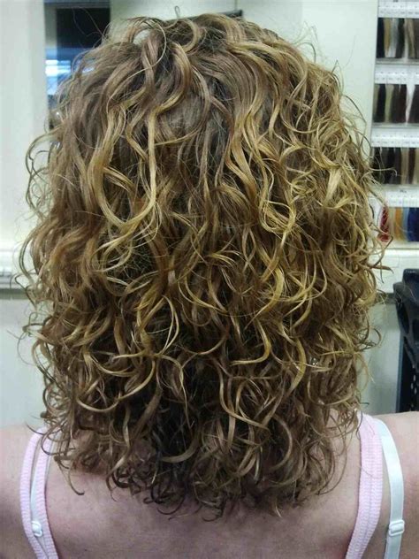 Image Result For Very Large Loose Curl Perms Medium Length Beauty Short Permed Hair Permed