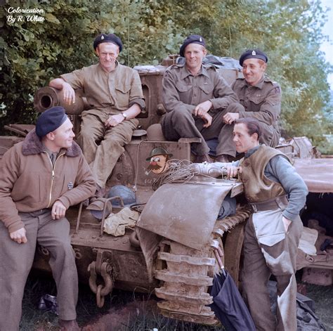 Desert Rats Tank Crew With Their Cromwell Mark Vi Tank British 7th