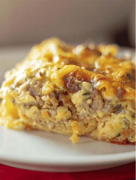 We kept our casserole pretty simple with one meat, one veggie and cheese. Low Carb Breakfast Casserole - This Mom's Menu