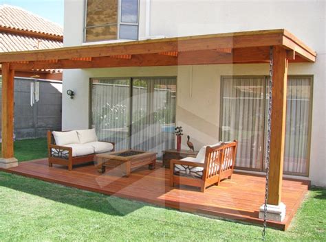 Ahora que ya conocéis mejor las pergolas de madera con techo es hora de elegir el modelo que mejor se adapte a vuestras necesidades. Deck de madera en terraza | Backyard patio, Pergola patio ...