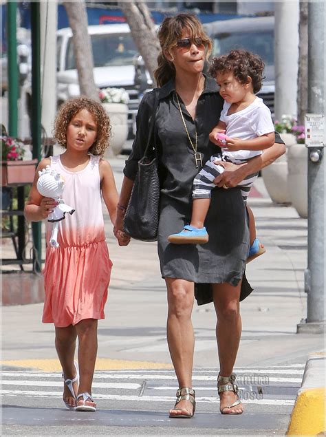 Halle Berry Takes Her Children Out For Lunch In West Hollywood Sandra