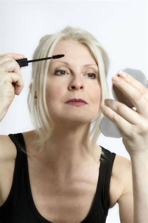 8 Beauty Tips From A Makeup Artist Who Works With Women Over 40 With