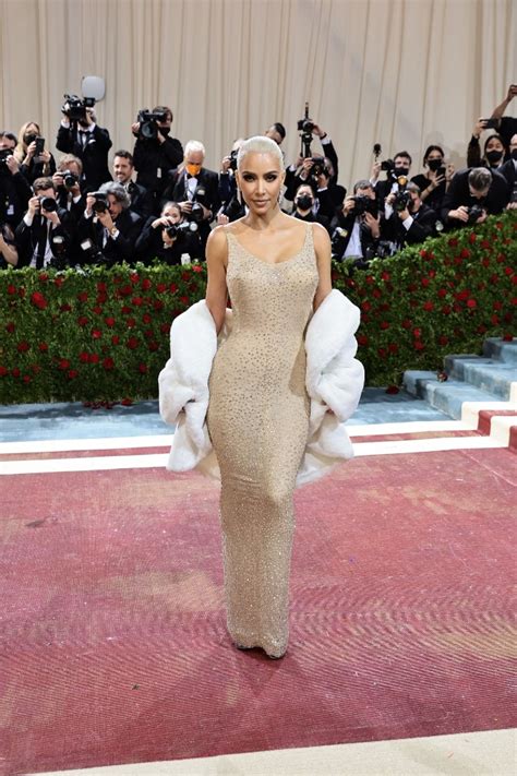 Kim Kardashian ¿cómo Logró Usar El Vestido De Marilyn Monroe Grupo