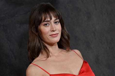 Lizzy Caplan Is Not Gonna Be Ignored Rolling Stone