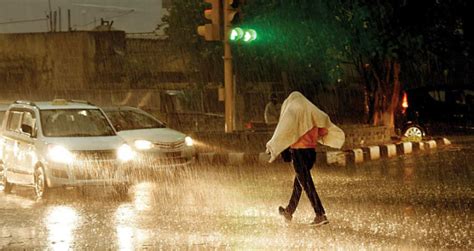 Delhi Weather Delhi Ncr To Receive Rains Observe Dust Storm Today And