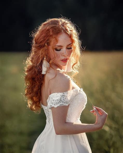 Pin By Jeanie Blackburn Simmons On 17 Redheads Red Haired Beauty Pretty Redhead Beautiful