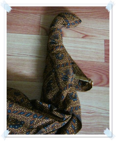 Bagi adat jawa, busana putri yang dimaksud di sini adalah bahan kebaya dan kain jarik dari berbagai motif batik. Tutorial Menghias hantaran kain batik menjadi bentuk merak ...