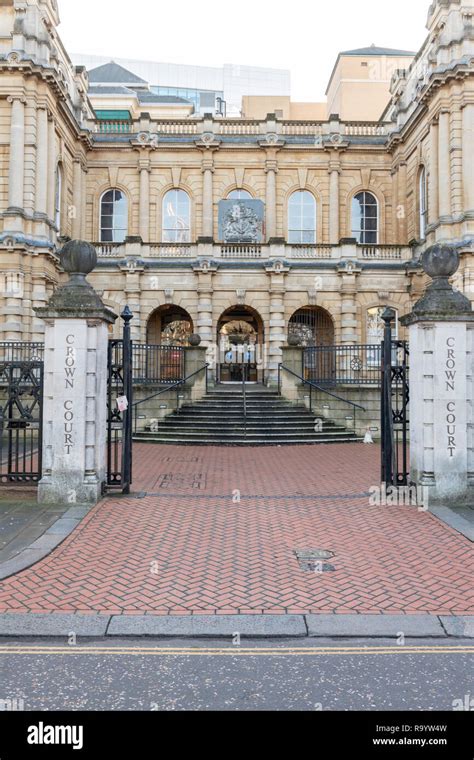 Reading Crown Court Gates And Entrance Stock Photo Alamy