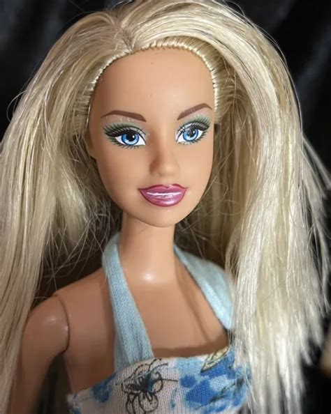 Blonde Blue Eyes Fashion Fever Barbie Doll Mattel Bendable