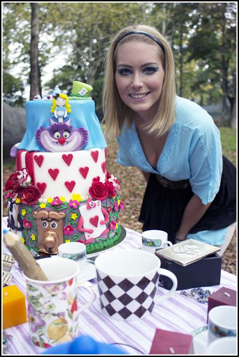 Ghebys Torte Boutique Del Dolce Alice In Wonderland Cake