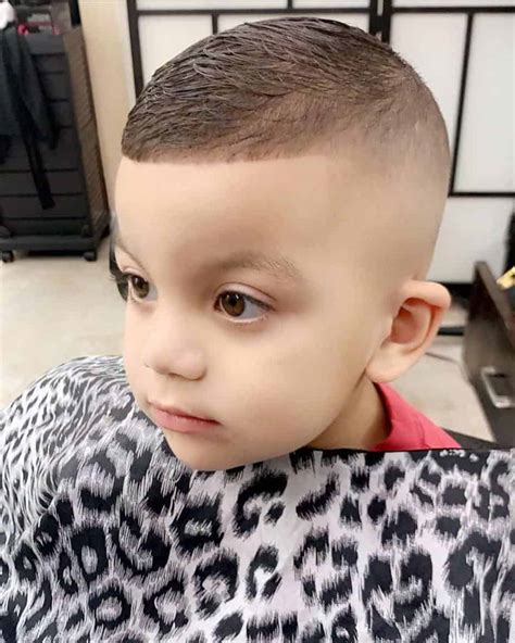 The long comb over is just another timeless cut that doesn't need many opinions because of its importance and popularity. Cool haircuts for boys 2019: Top trendy guy haircuts 2019 ...