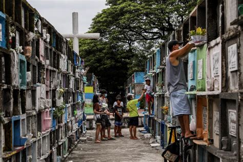 Filipinos Flock To Cemeteries Ahead Of All Saints Day Closure Licasnews Light For The