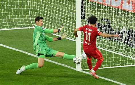 Real Madrid Campeón Champions League 2022 Thibaut Courtois Se Luce