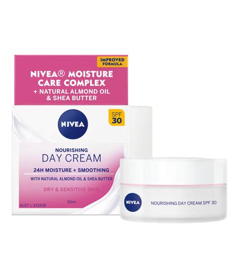 15 Best Face Moisturizers For Dry Skin 2023