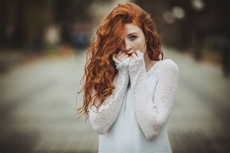 2048x1365 Redhead Women Looking At Viewer Freckles Wallpaper