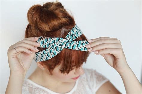 10 Minute Diy Make A Headband Out Of Wire Fabric Scraps Diy Hair Accessories Wire Headband