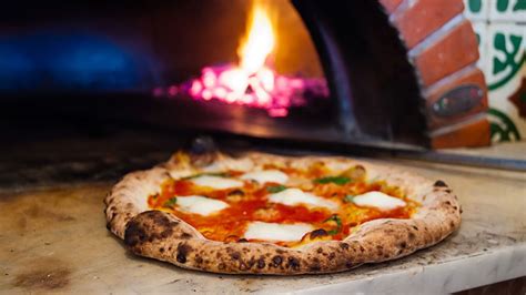 Italy Wants Neapolitan Pizza To Be Protected By Unesco Best Pizza In