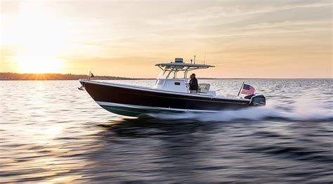 32 Center Console Hunt Yachts
