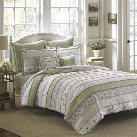 Quilts And Coverlets Laura Ashley Bedding Home Bed Spreads