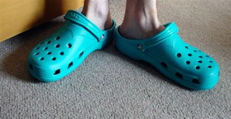 If You Wear Crocs Get Rid Of Them Now Heres Why Useful Tips For Home